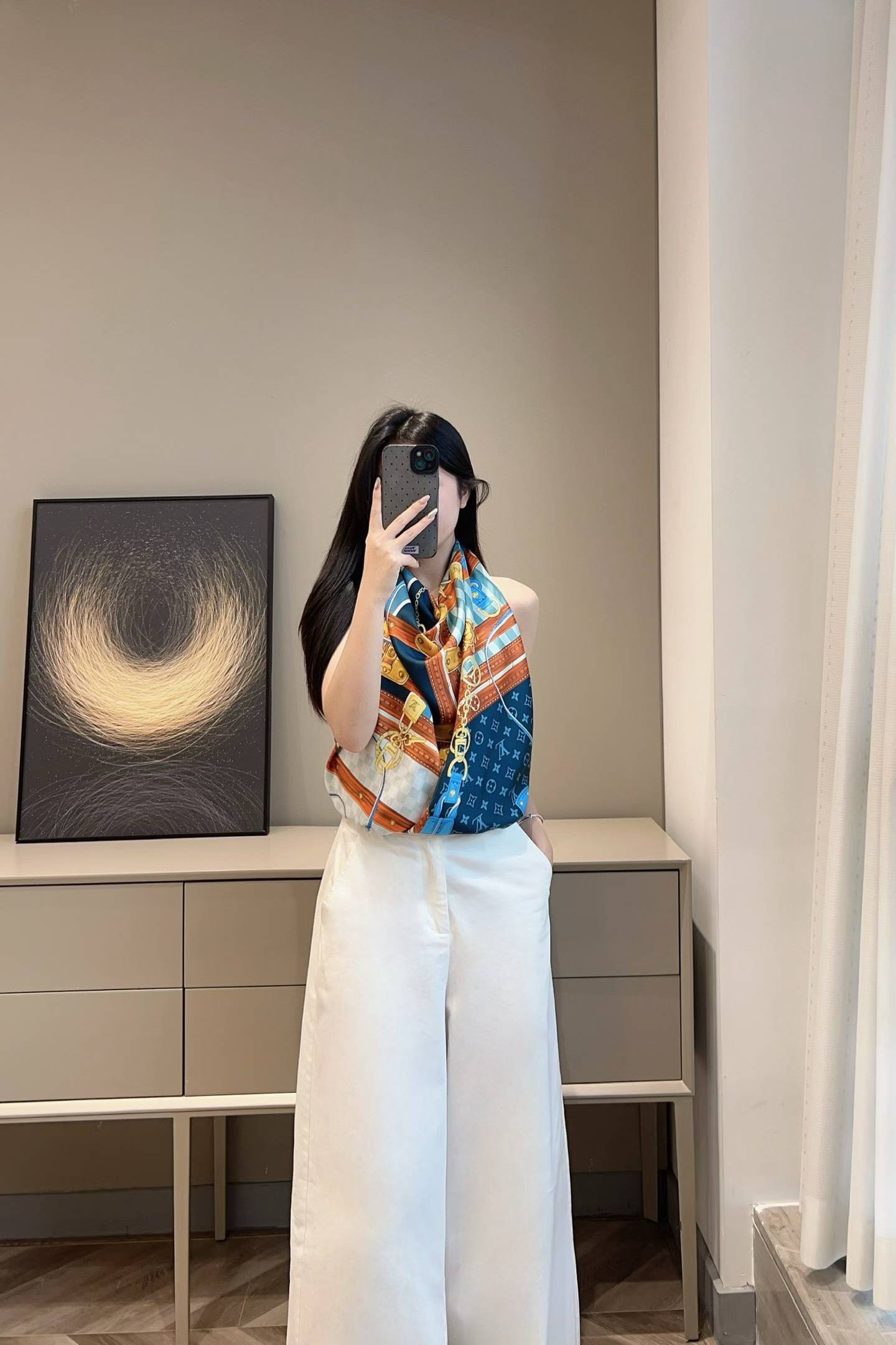 Hermès LOUIS VUTTION Square scarf view 3