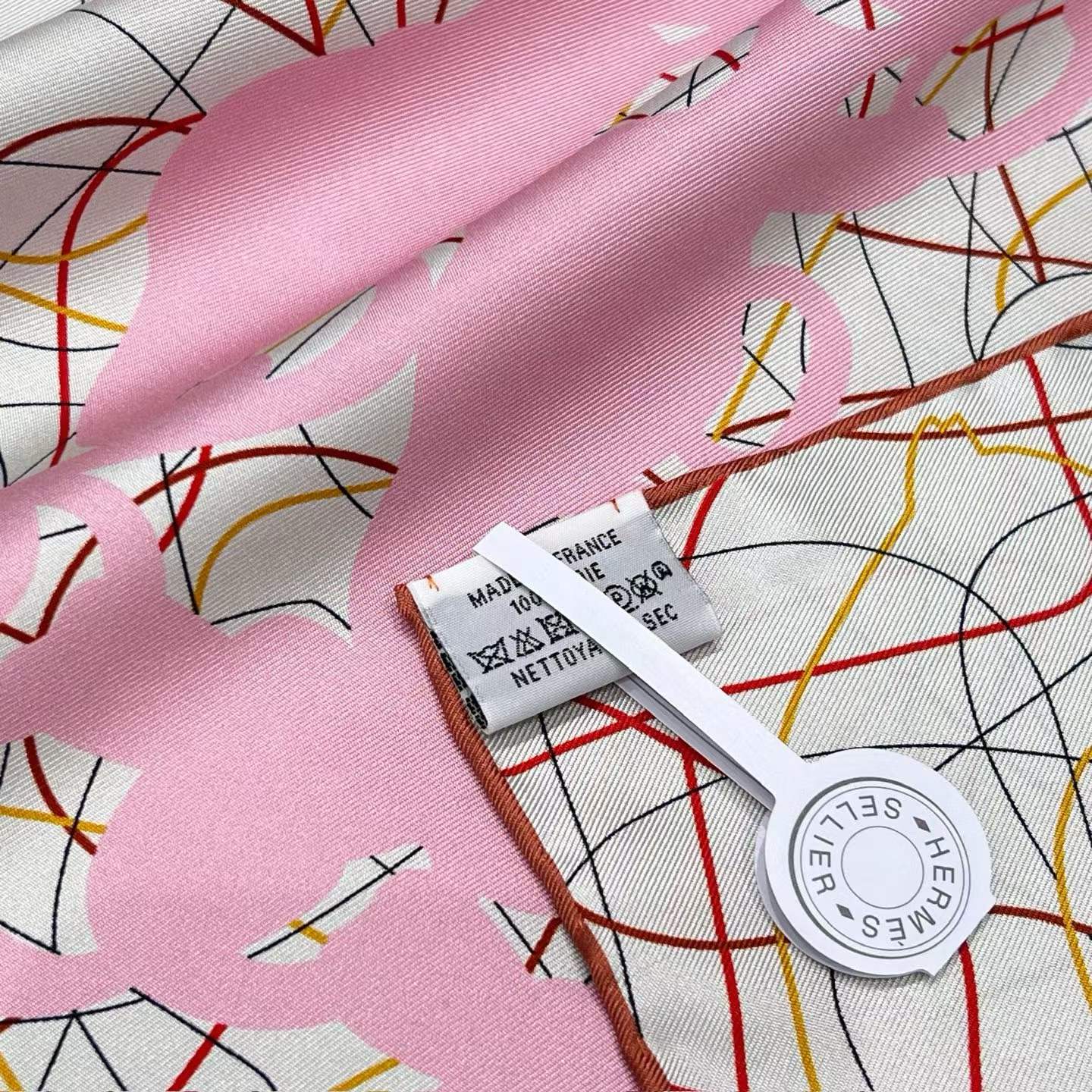Hermès Square scarf view 7
