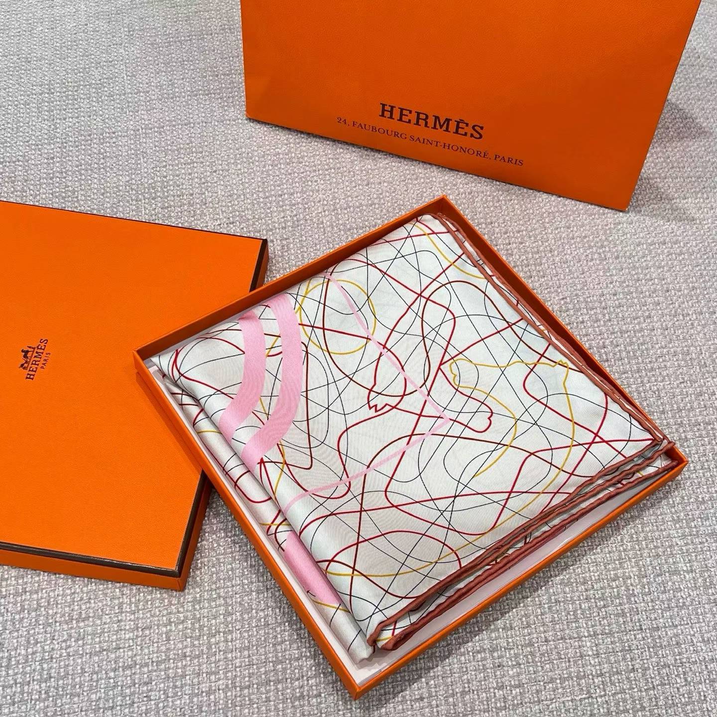Hermès Square scarf view 8