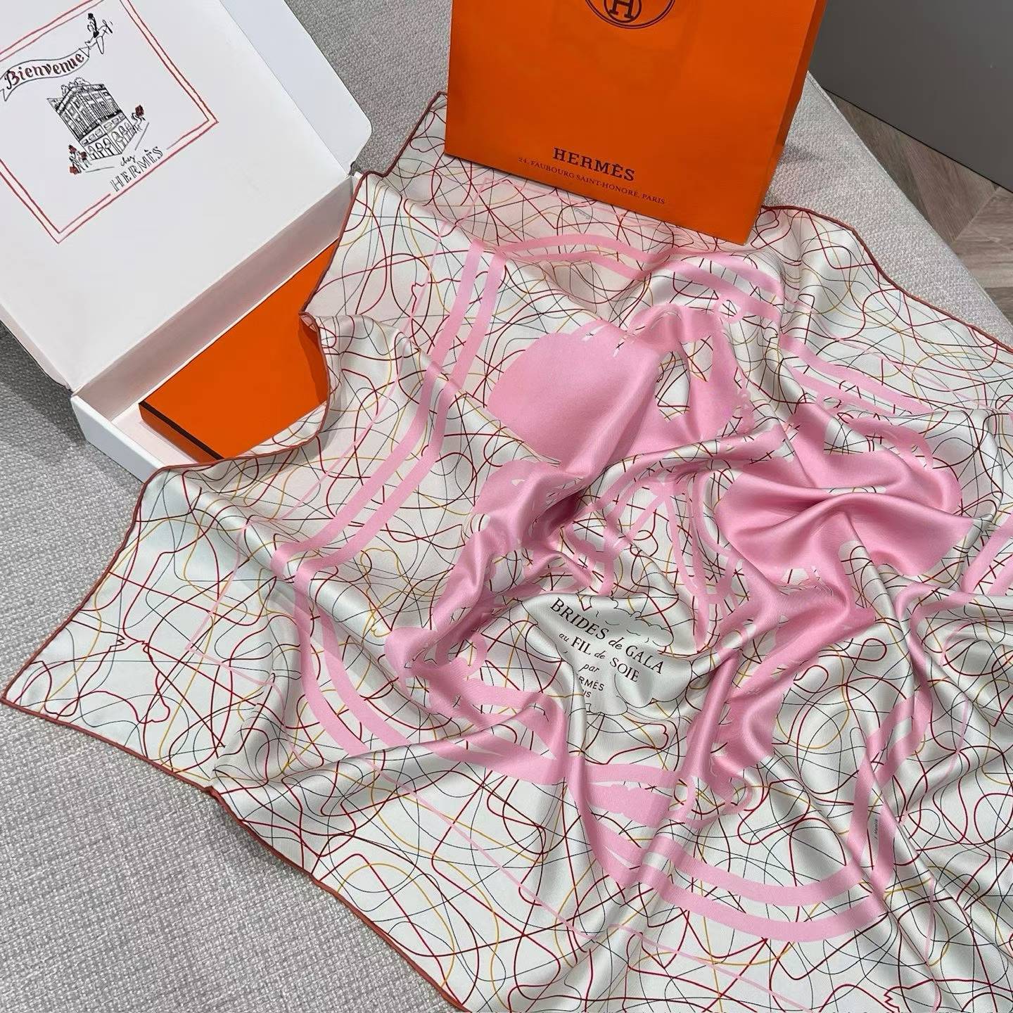 Hermès Square scarf view 9
