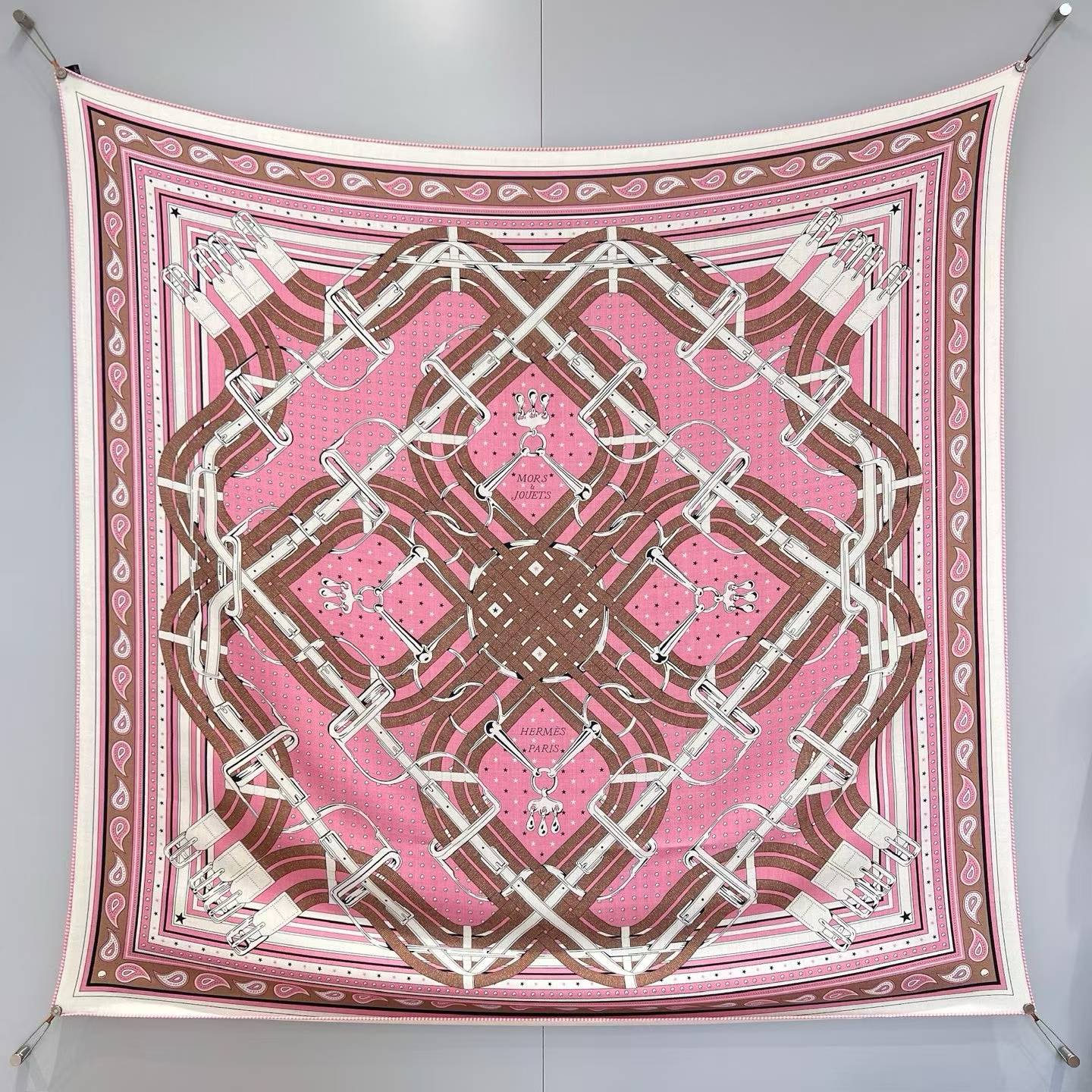 Hermès Square scarf view 2