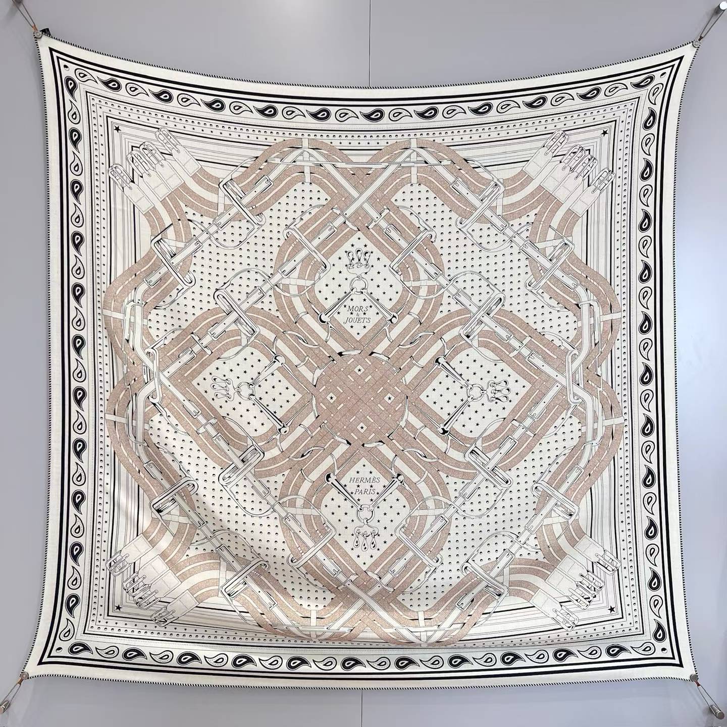 Hermès Square scarf view 5