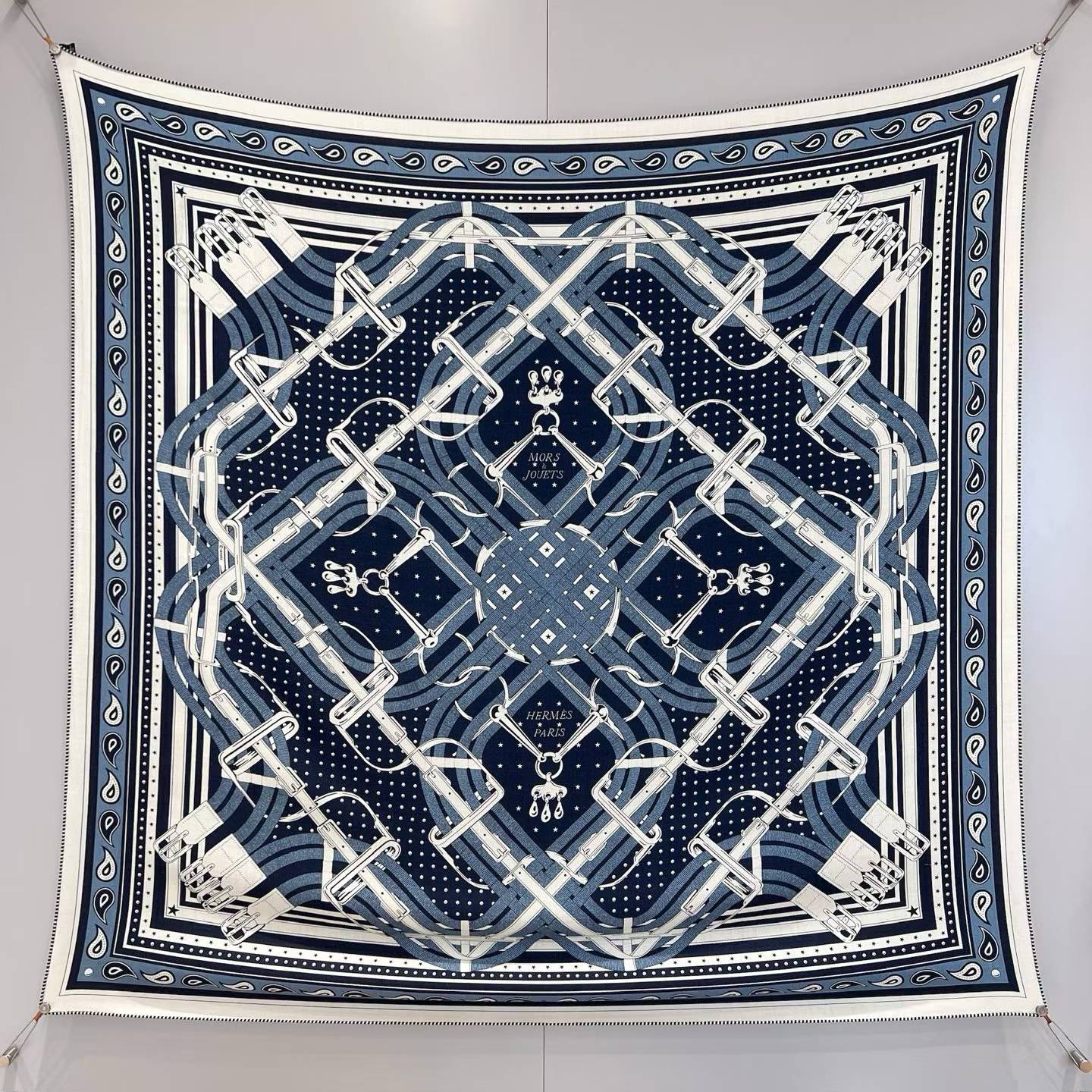Hermès Square scarf view 7