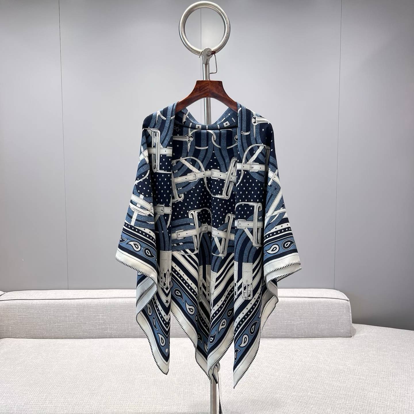 Hermès Square scarf view 8