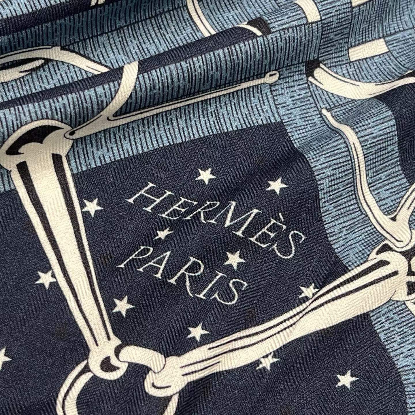 Hermès Square scarf view 9