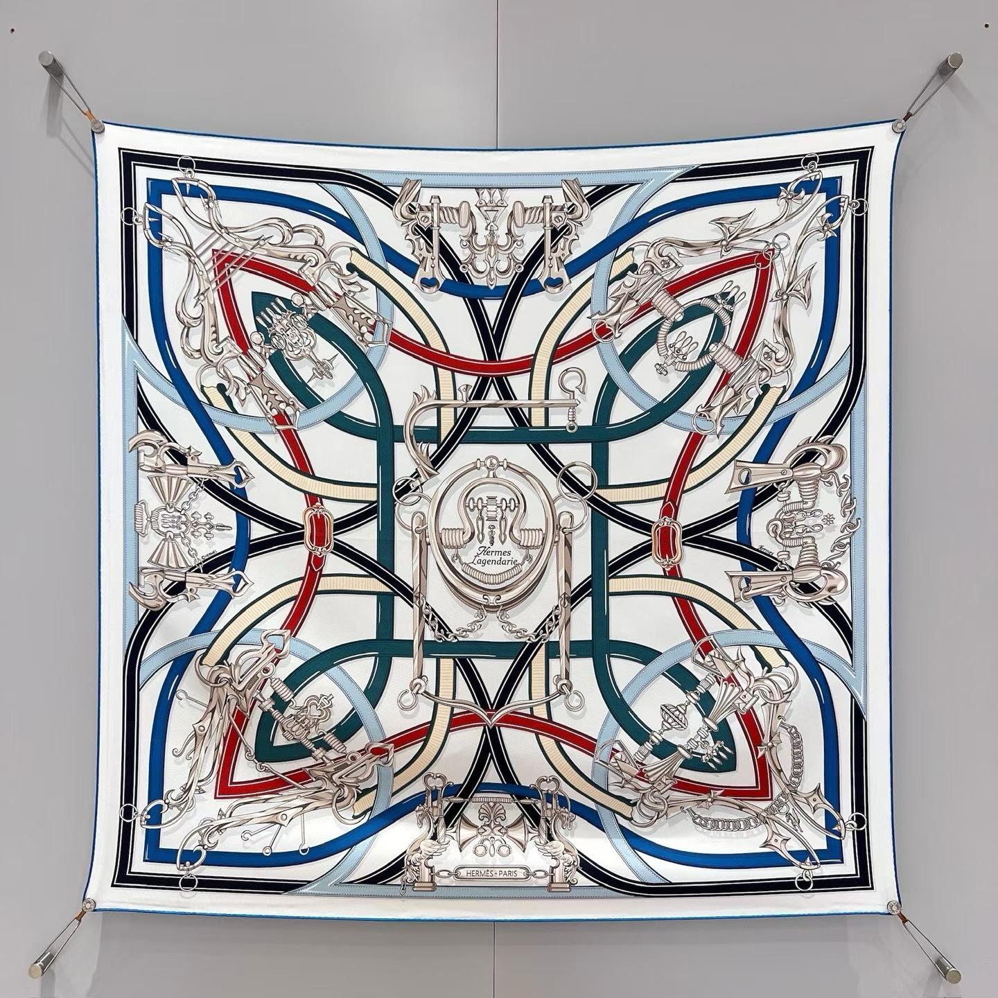 Hermès HMES Square scarf view 2