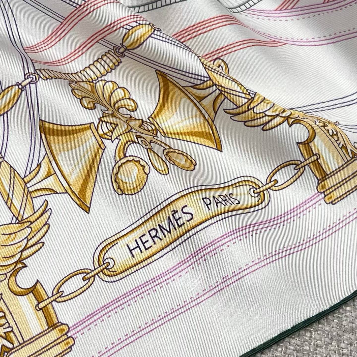 Hermès Square scarf view 4
