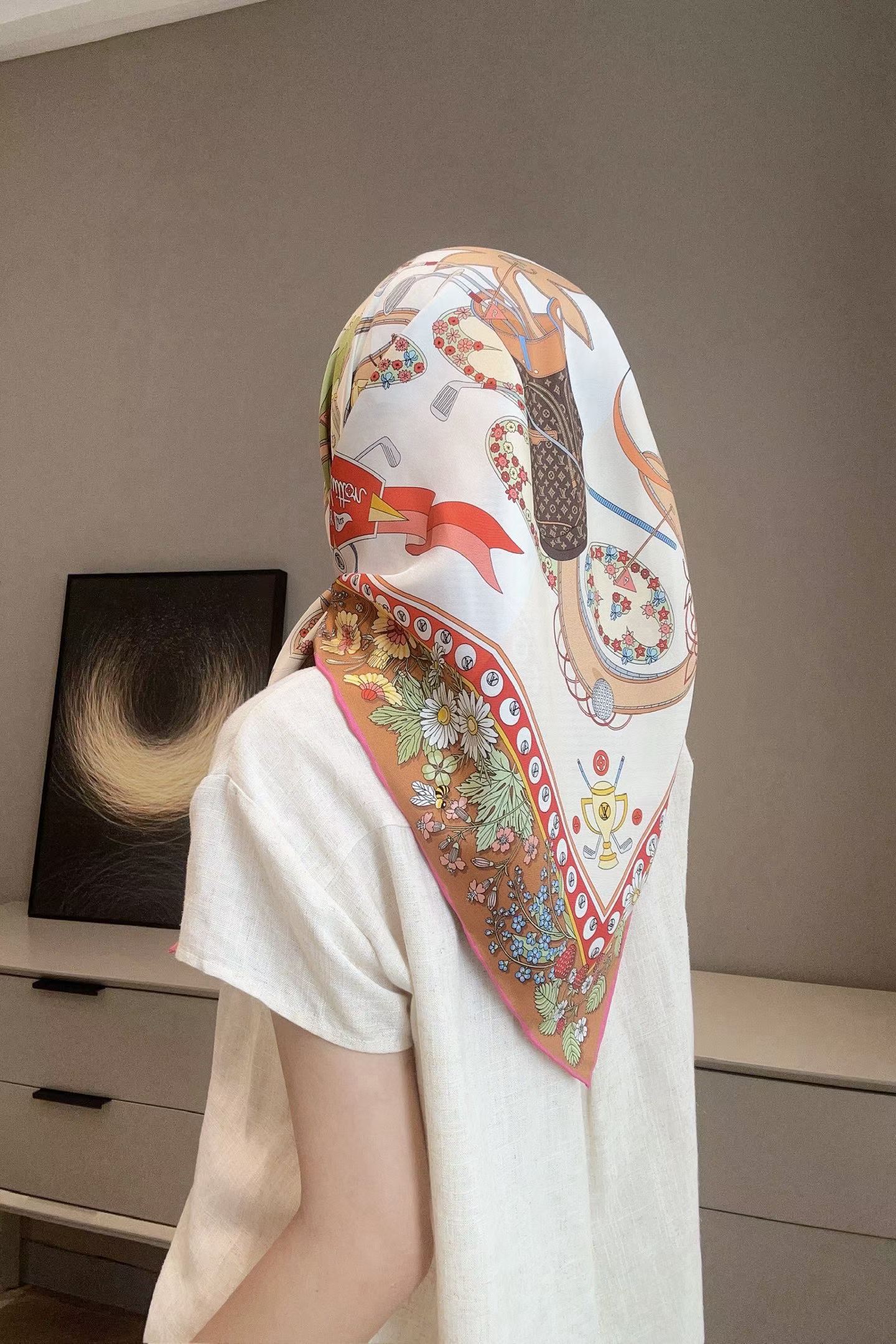 Louis Vuitton Square scarf view 1