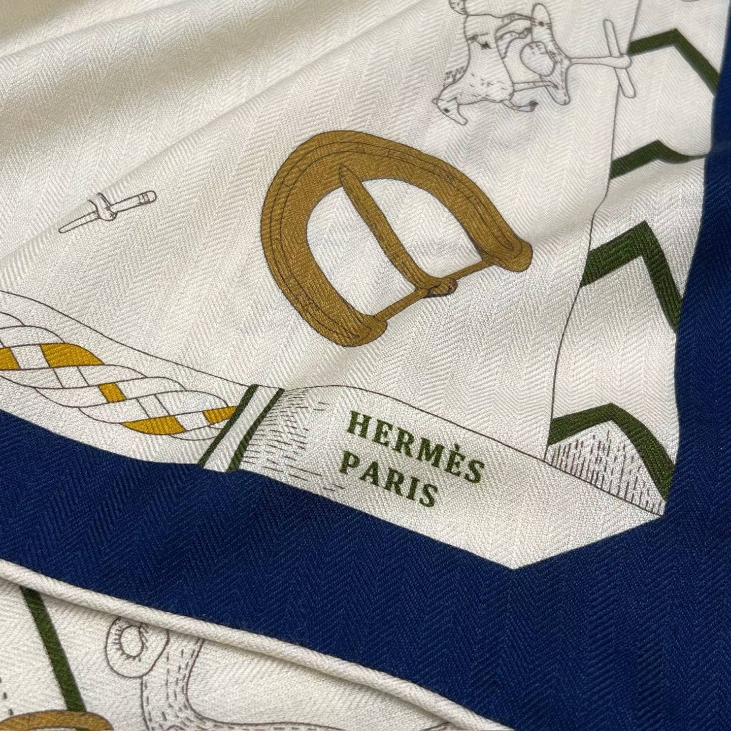 Hermès Square scarf view 4