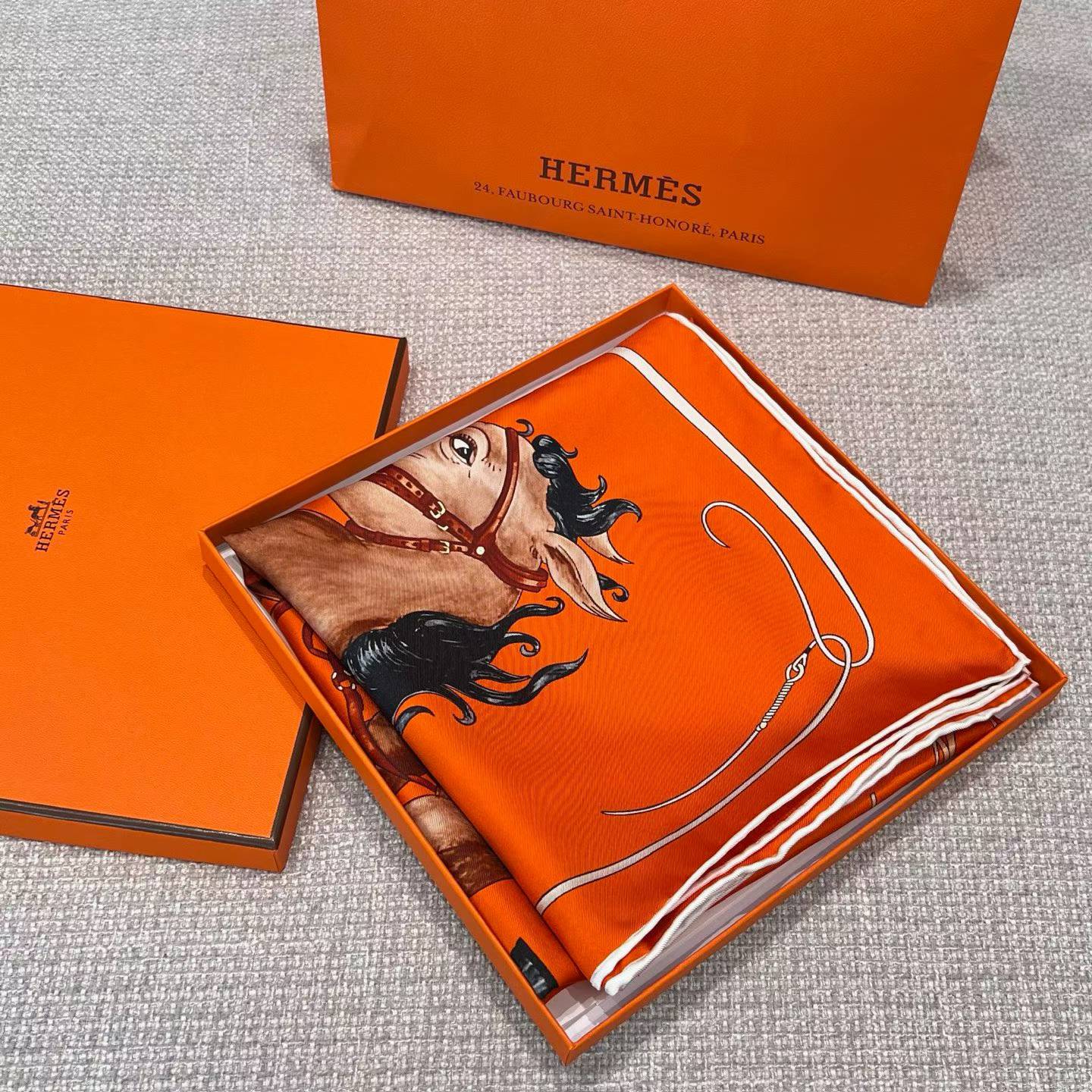 Hermès Square silk scarf view 17