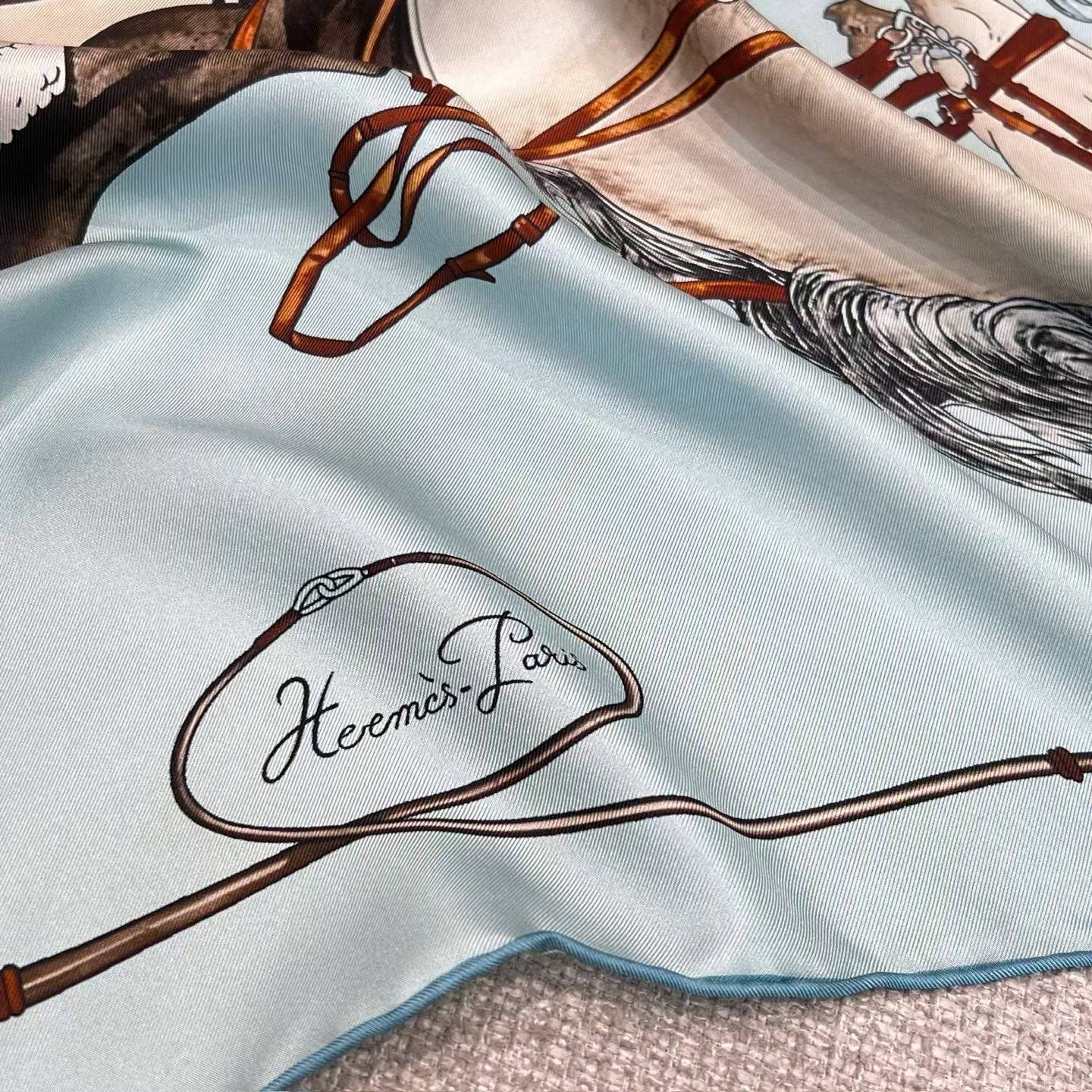 Hermès Square silk scarf view 5