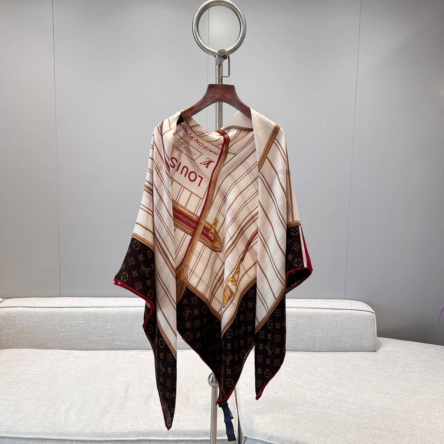 Louis Vuitton Square silk scarf view 10