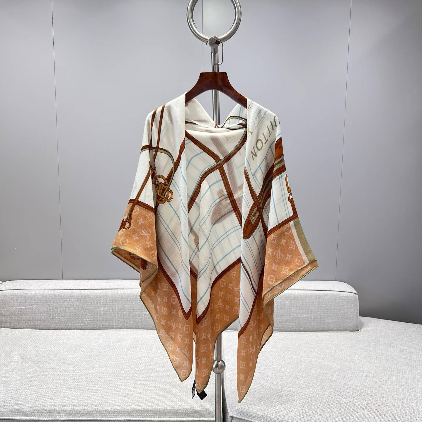 Louis Vuitton Square silk scarf view 15