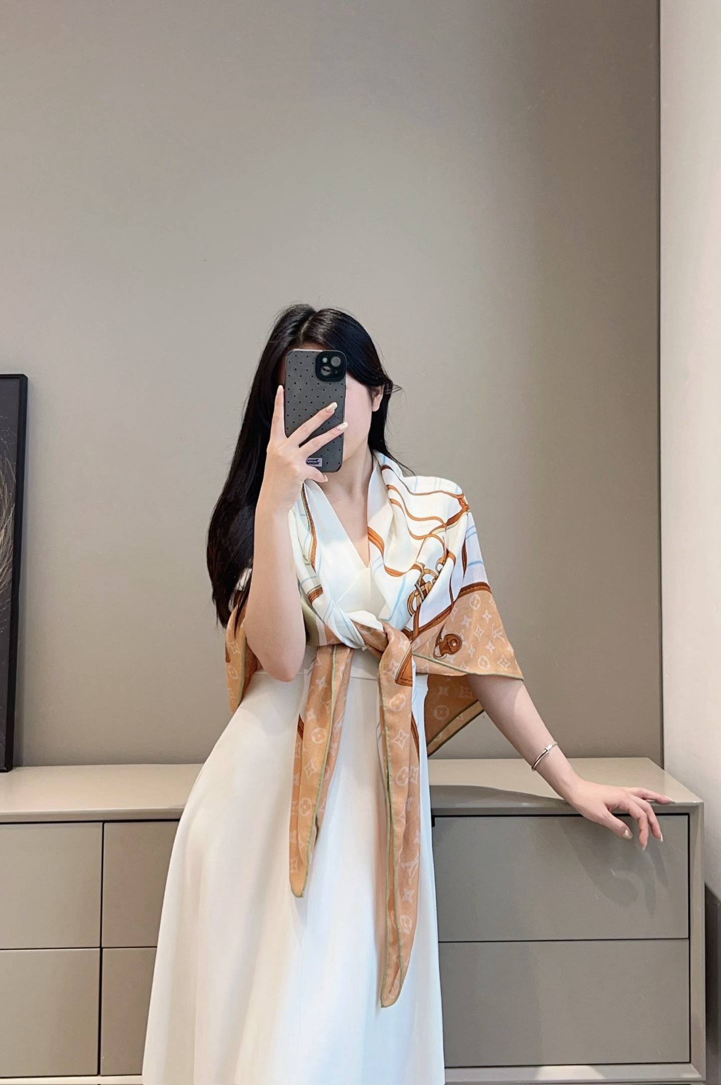 Louis Vuitton Square silk scarf view 20