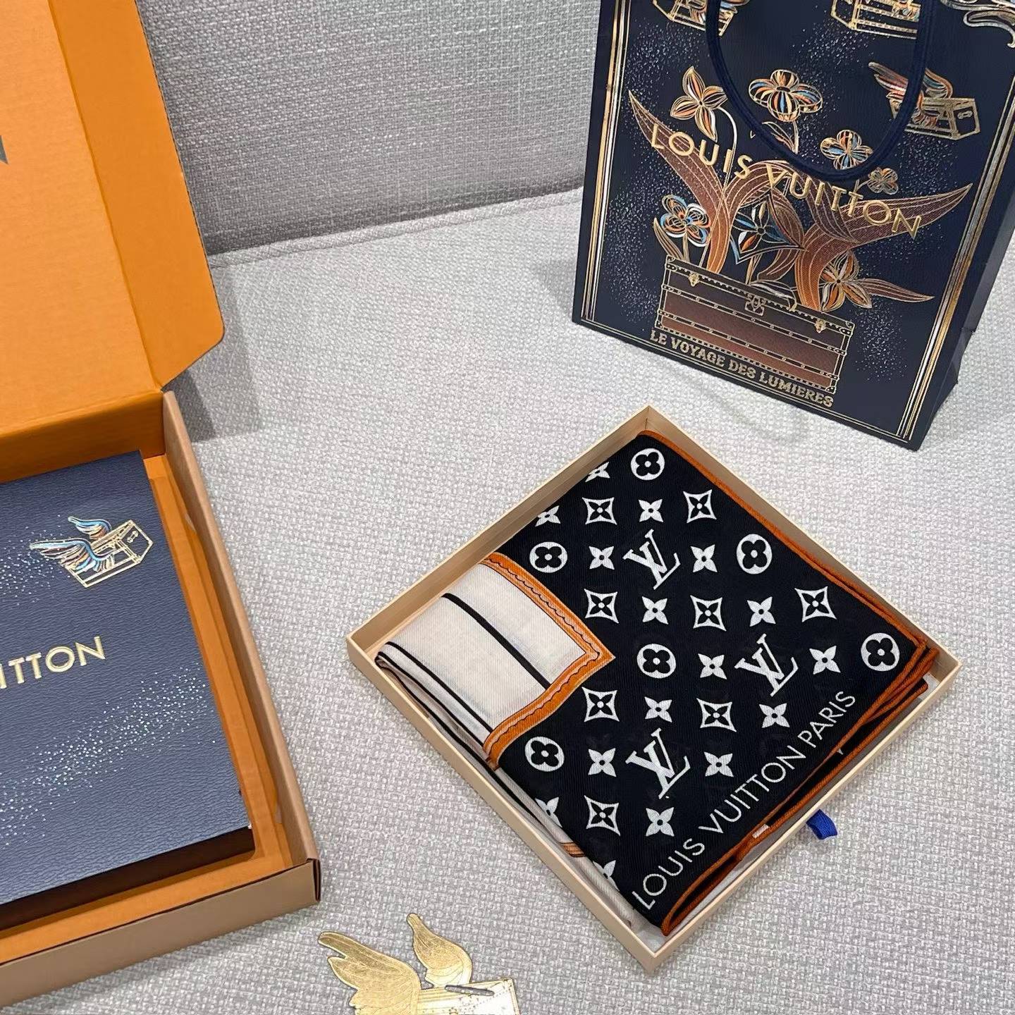 Louis Vuitton Square silk scarf view 8
