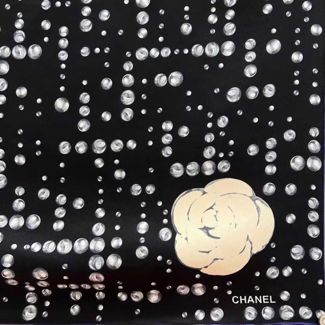Hermès CHANEL Square silk scarf view 3