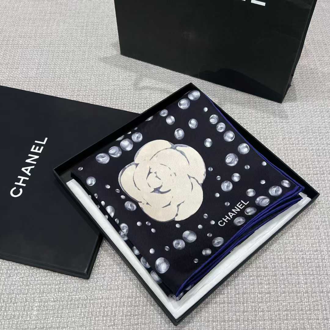 Hermès CHANEL Square silk scarf view 7