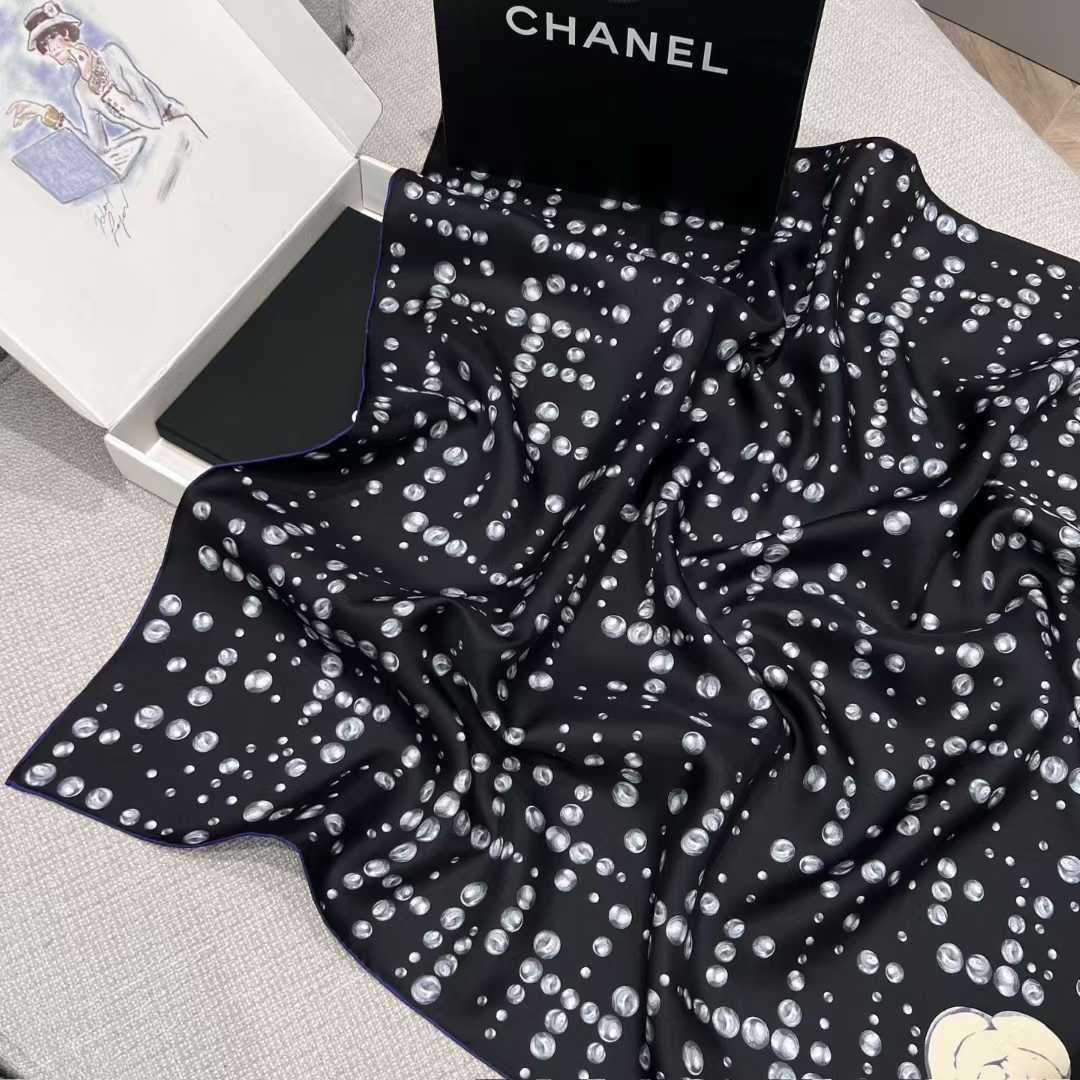 Hermès CHANEL Square silk scarf view 9