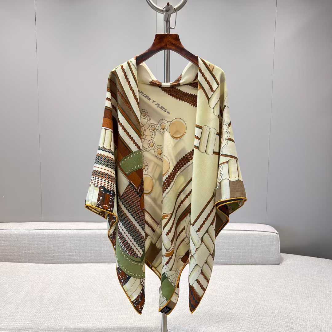 Hermès Square silk scarf view 3