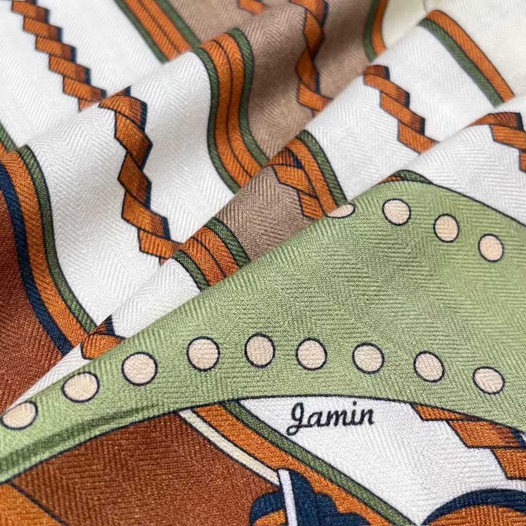 Hermès Square silk scarf view 5