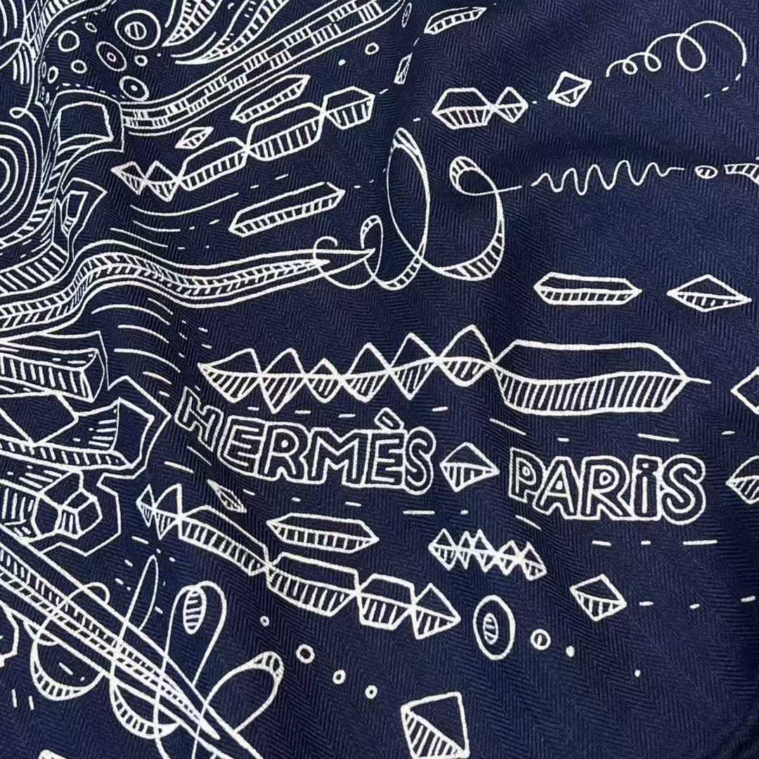 Hermès Square silk scarf view 4