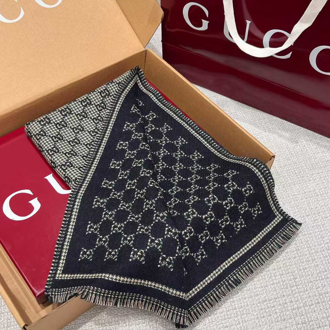 Gucci Scarf view 20