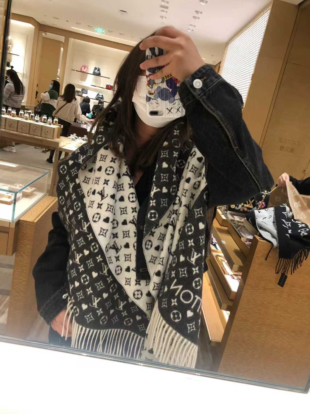 Louis Vuitton Scarf view 1