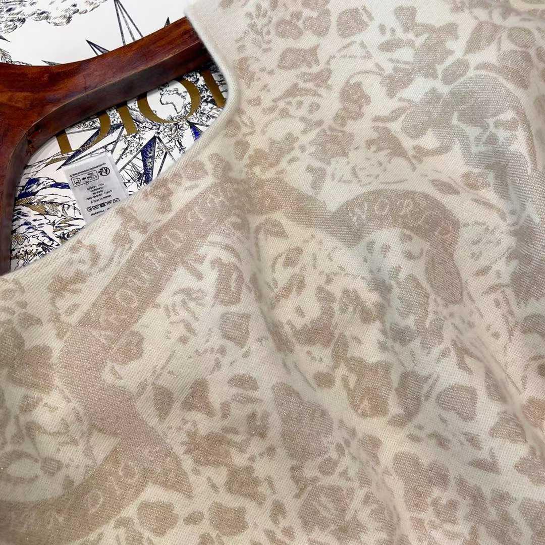 Dior Shawl view 9