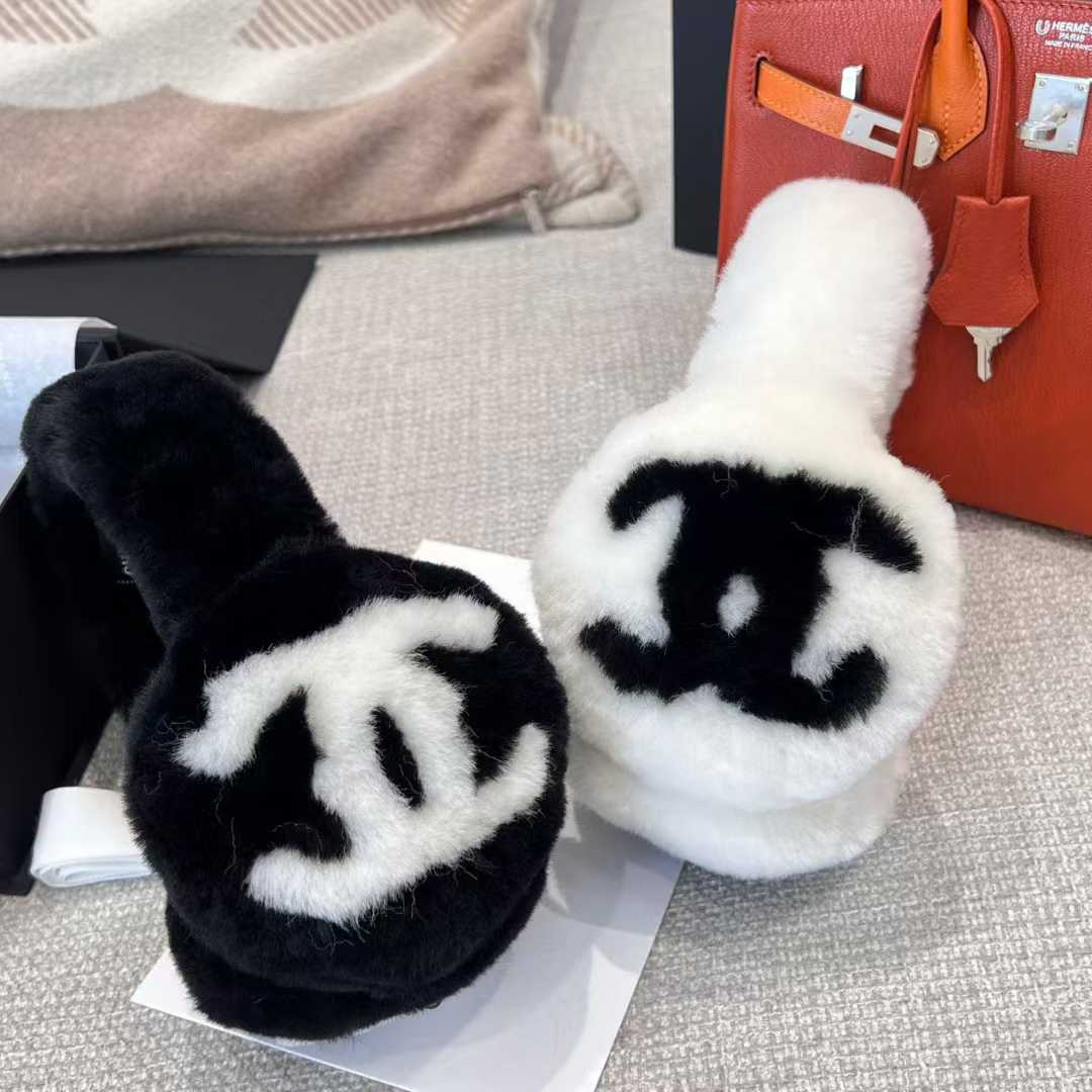 Chanel Ear shield view 3