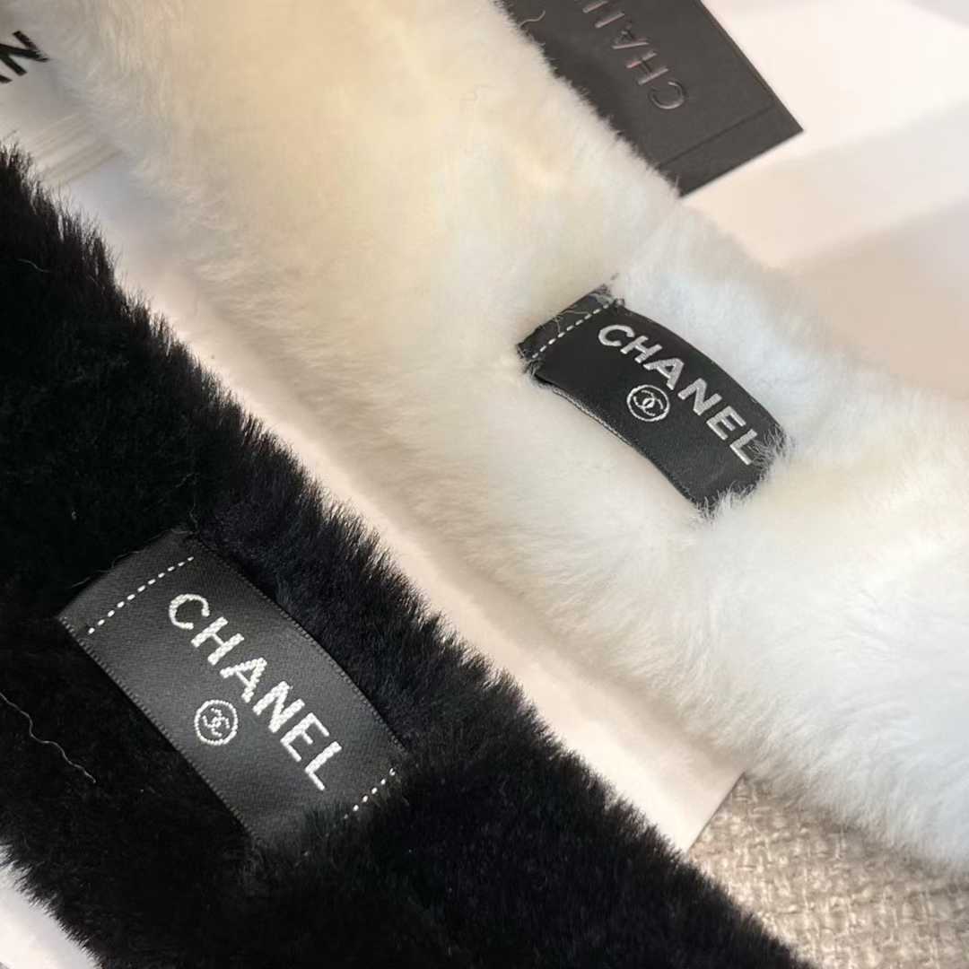Chanel Ear shield view 7