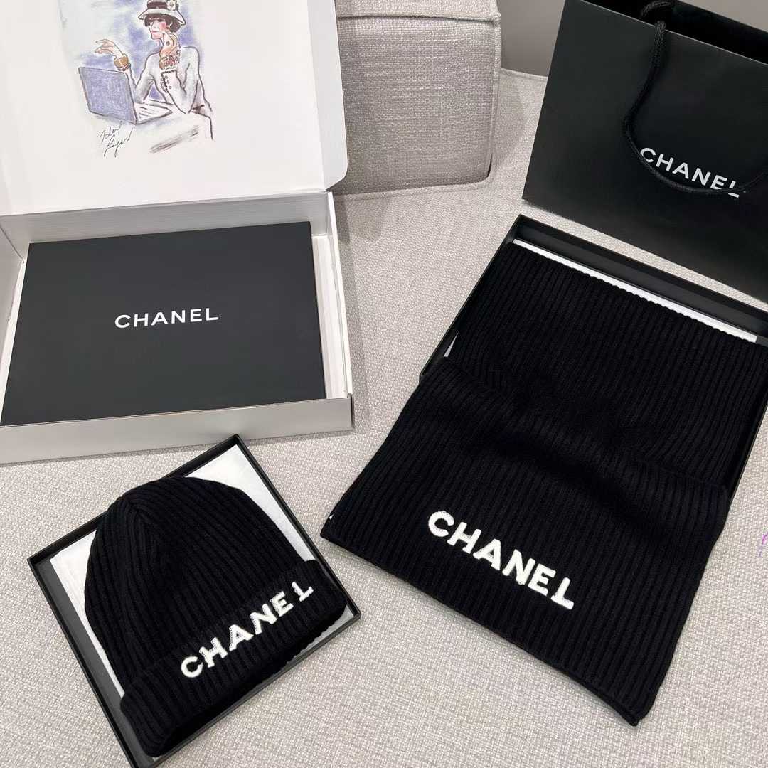 Chanel Scarf + cold hat view 27