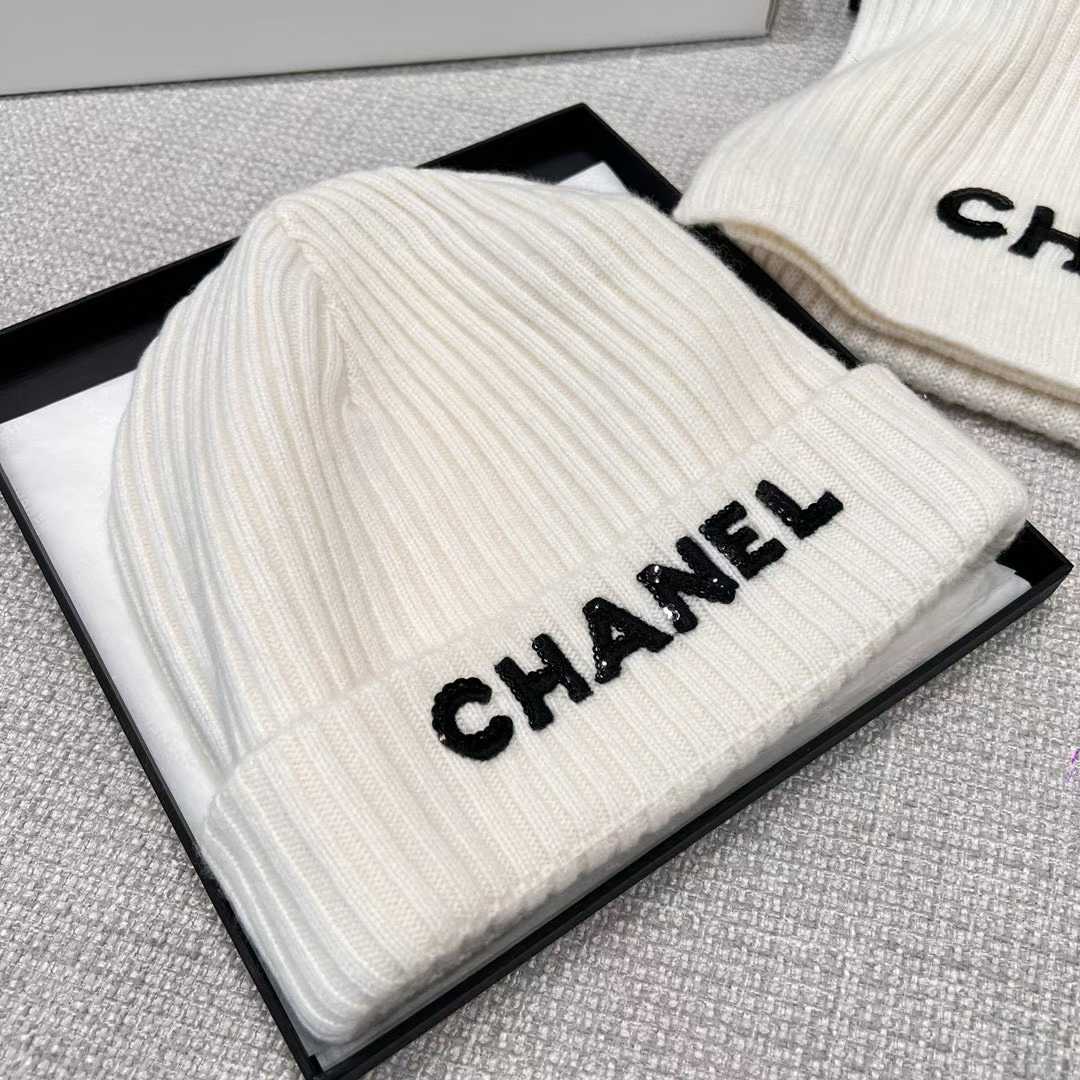 Chanel Scarf + cold hat view 3