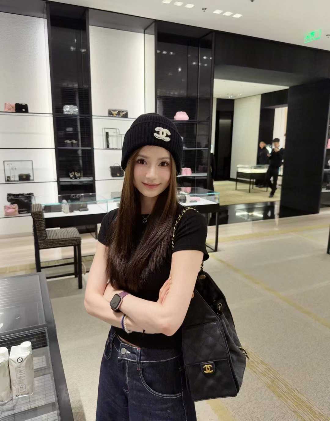 Chanel scarf and cold cap view 28