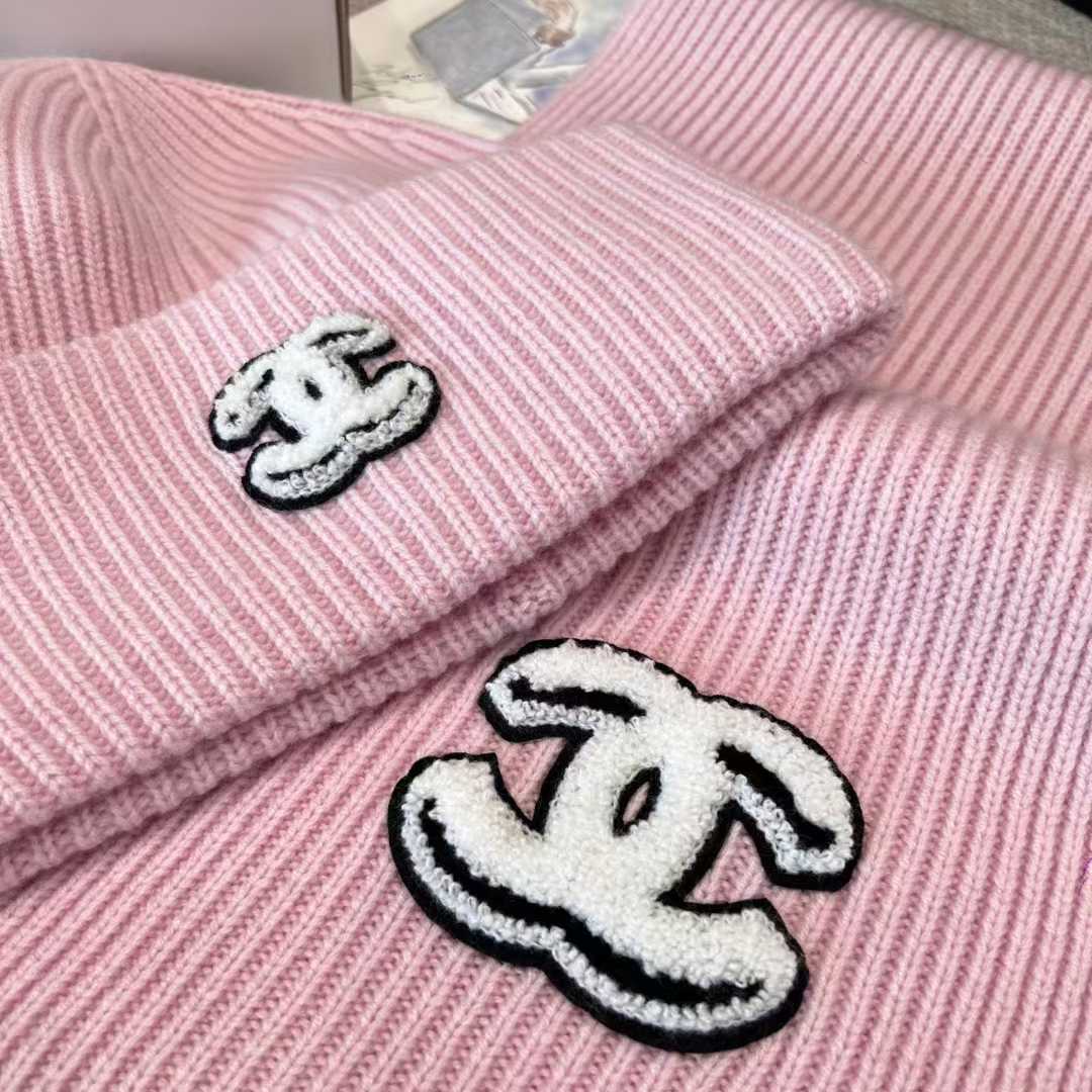 Chanel scarf and cold cap view 5