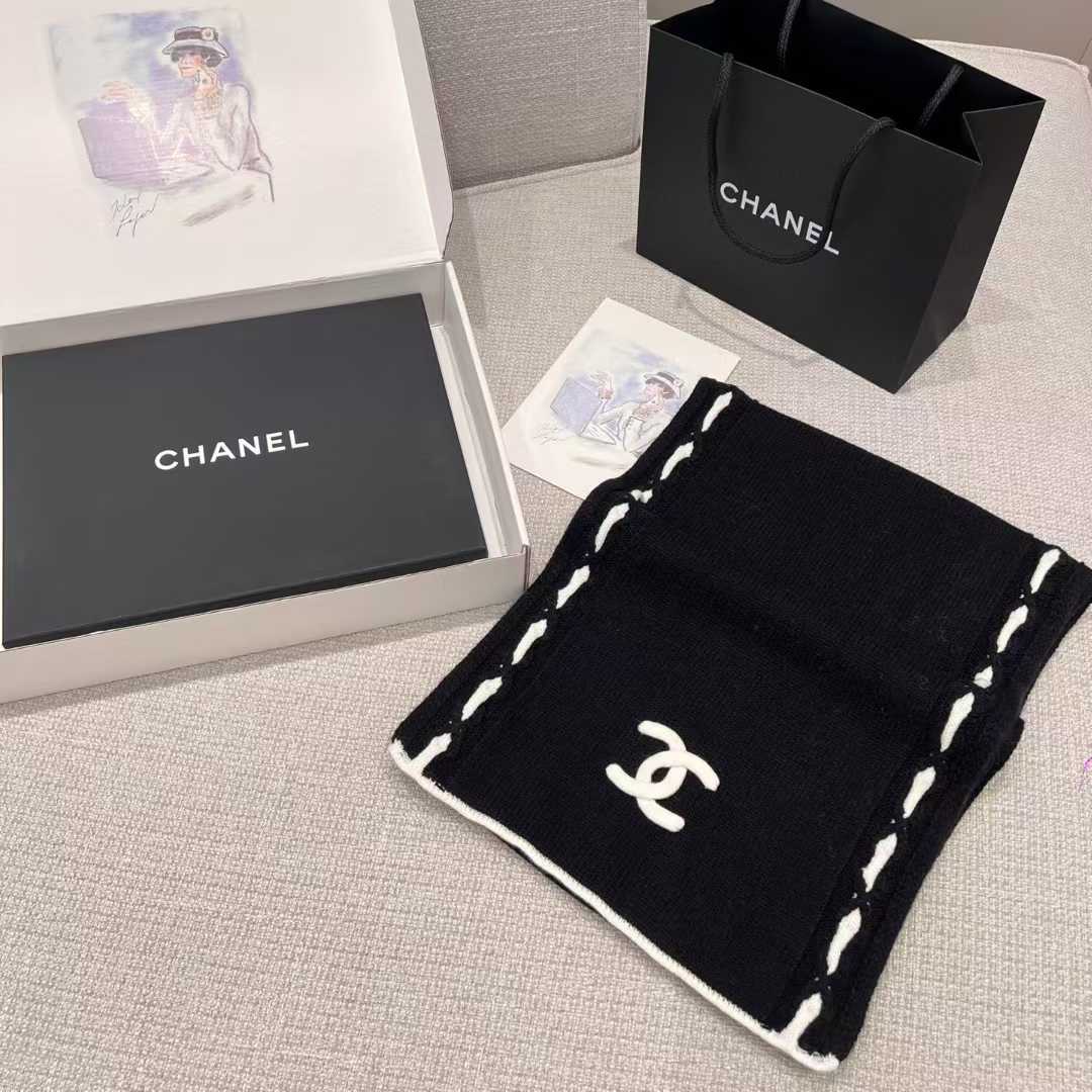 Chanel 25A scarf view 11