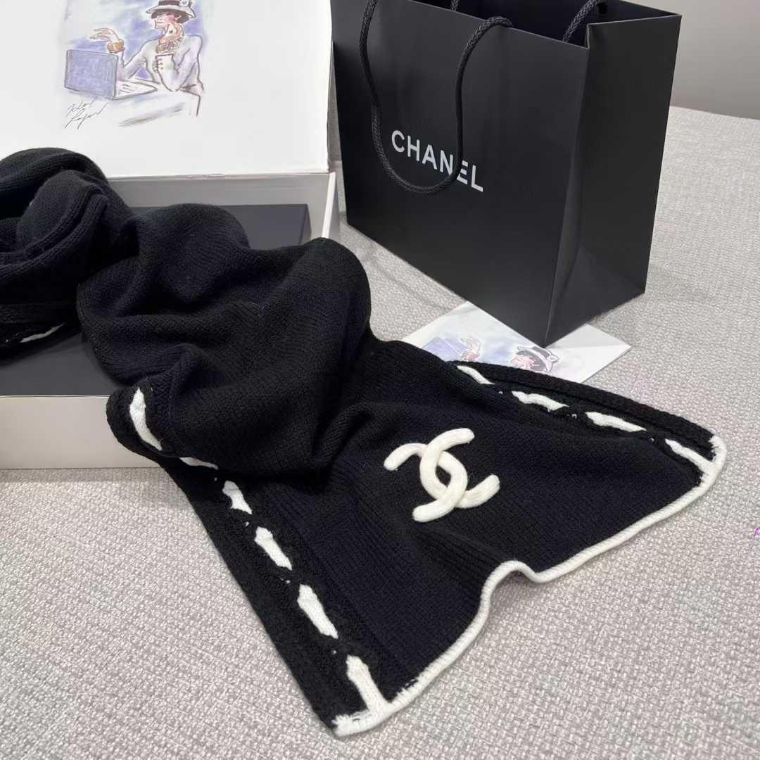 Chanel 25A scarf view 12