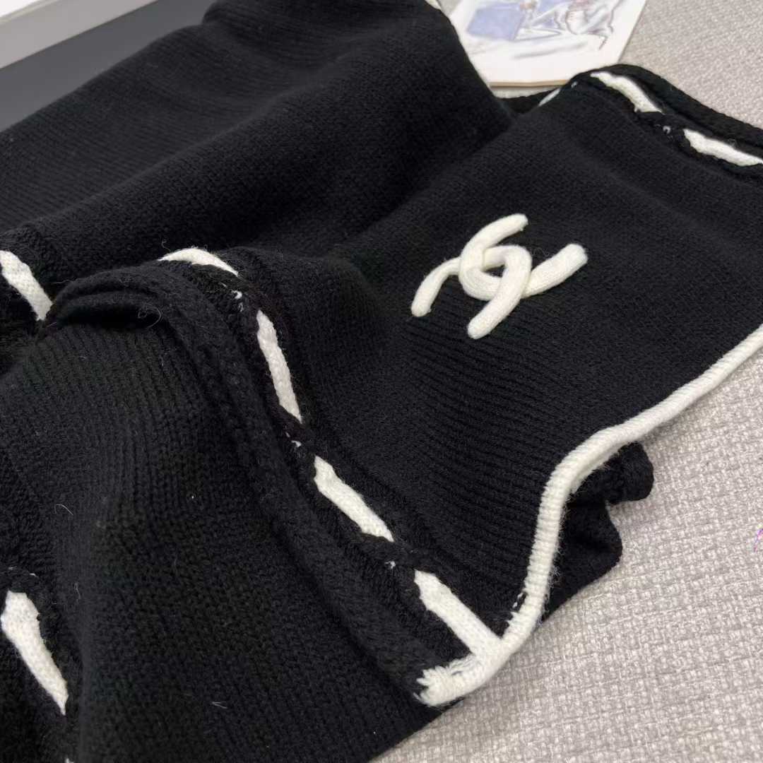 Chanel 25A scarf view 13