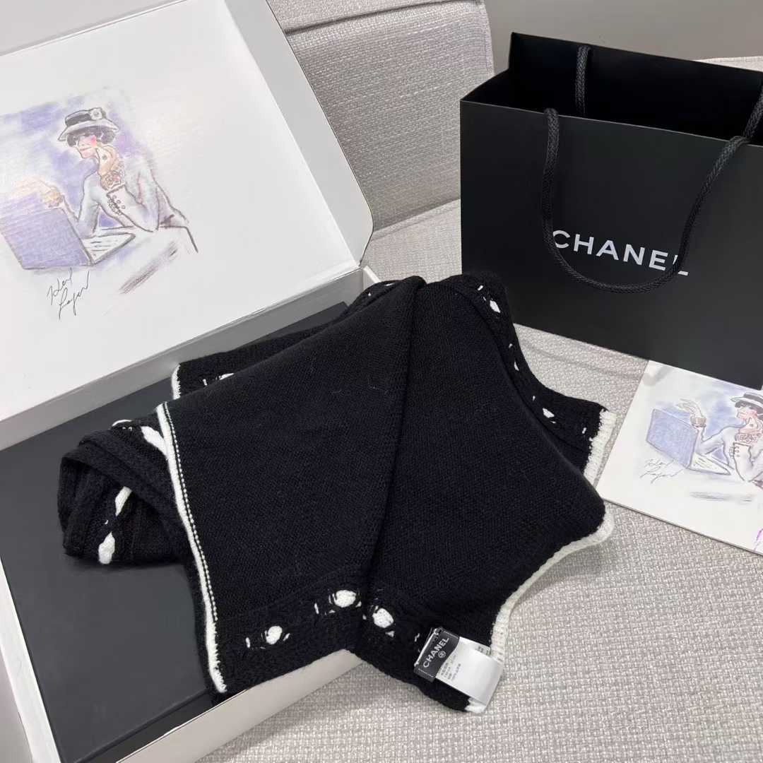 Chanel 25A scarf view 15