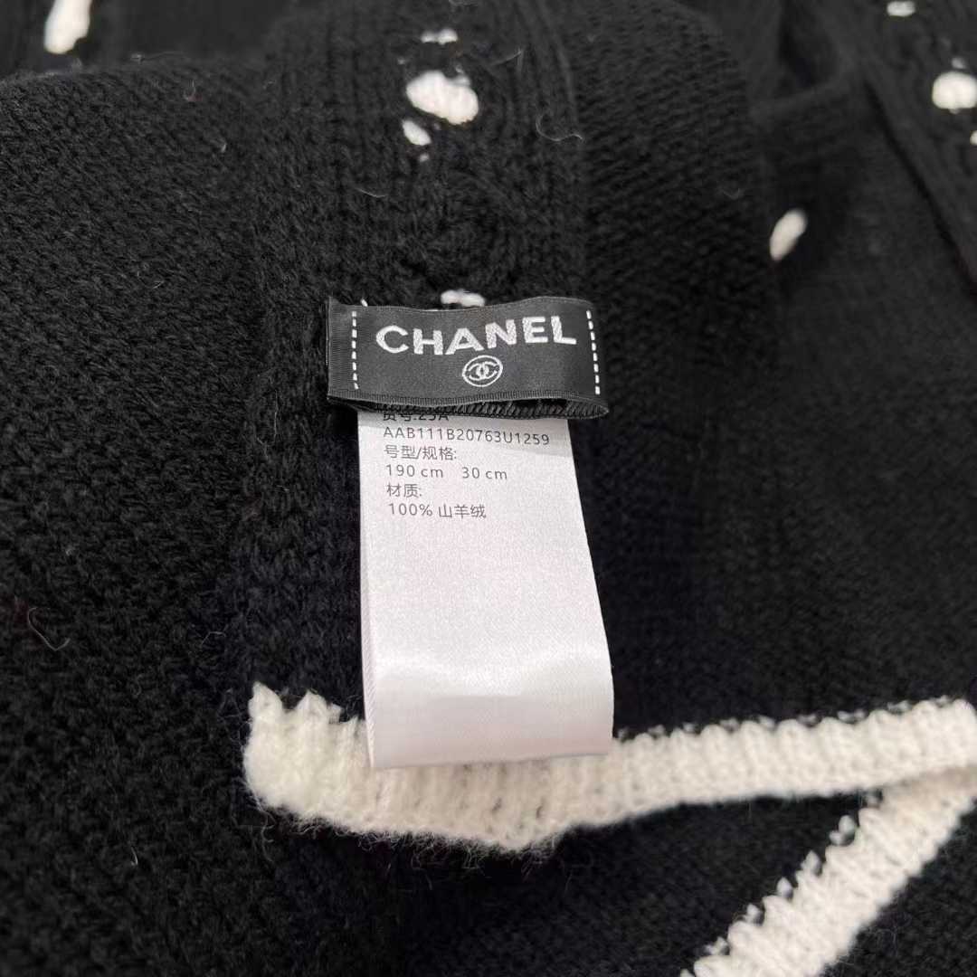 Chanel 25A scarf view 16