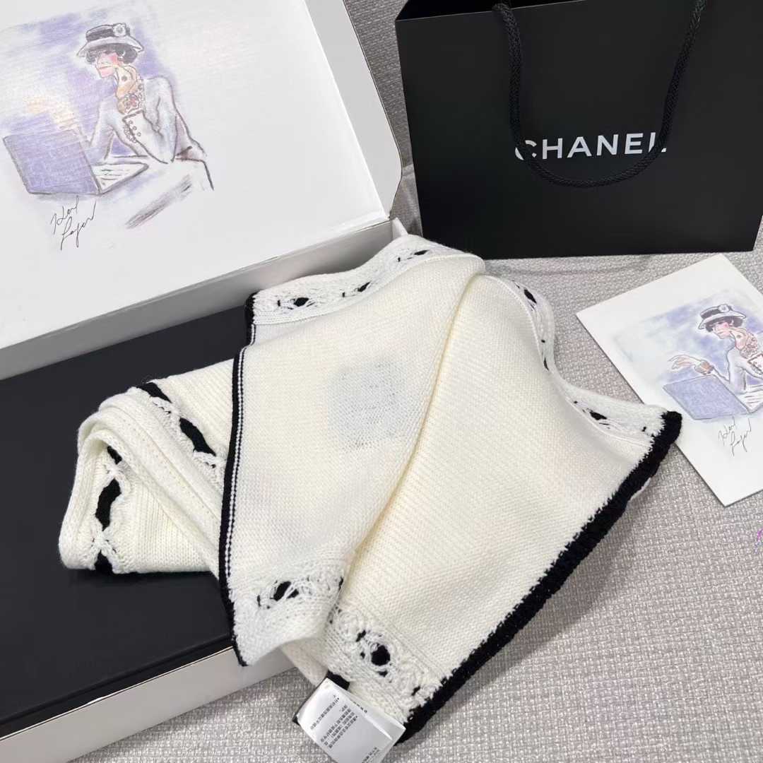 Chanel 25A scarf view 6