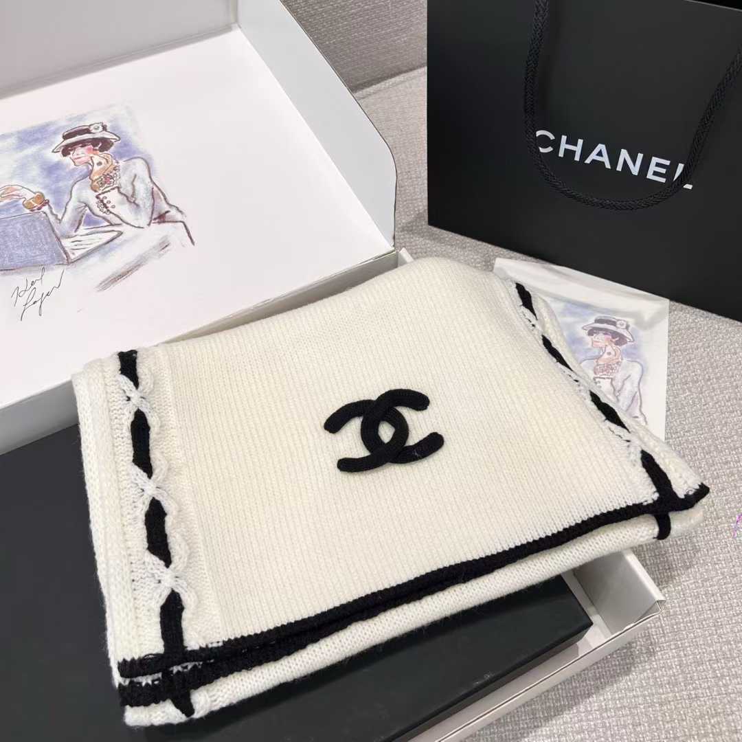 Chanel 25A scarf view 9