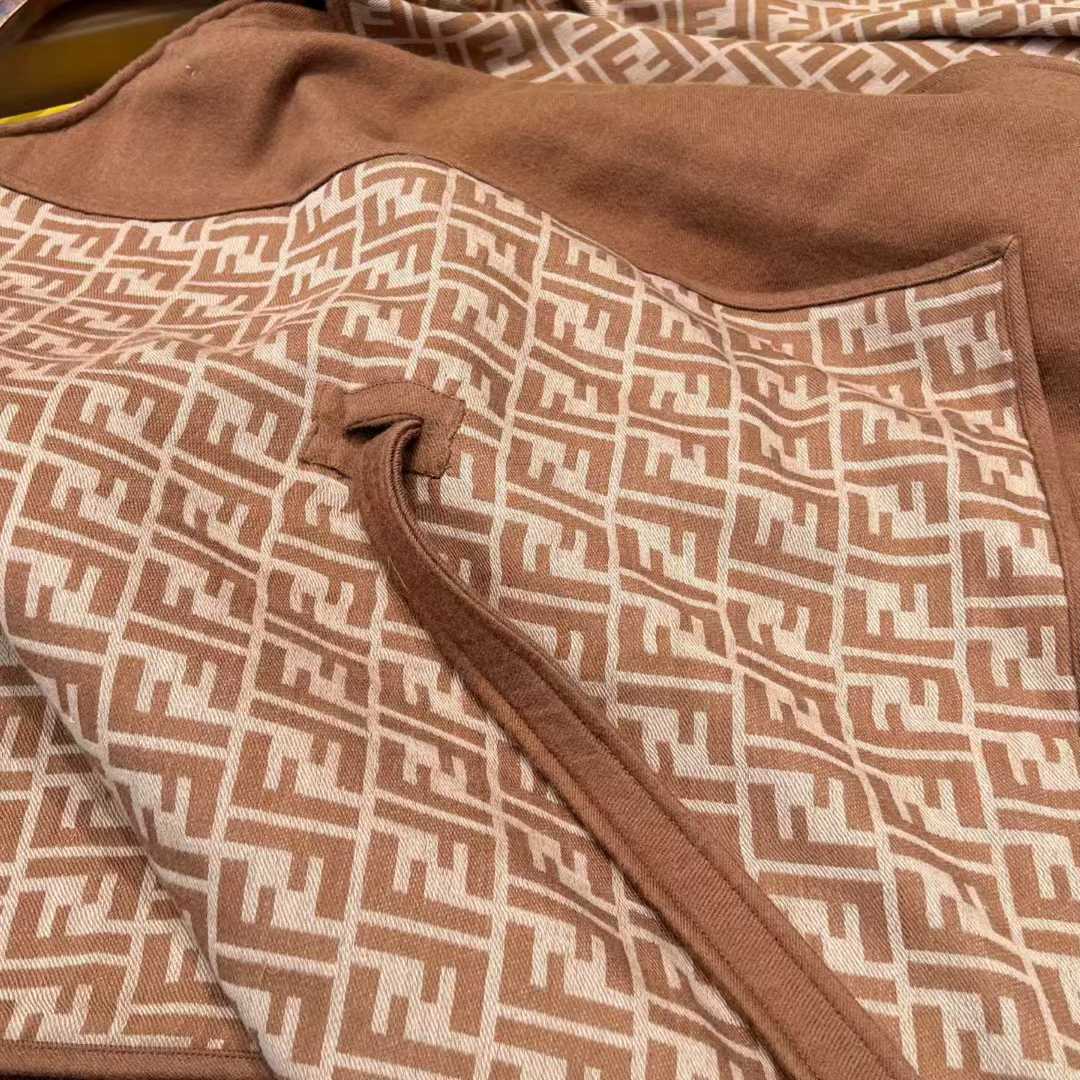 Fendi Double cloak view 14