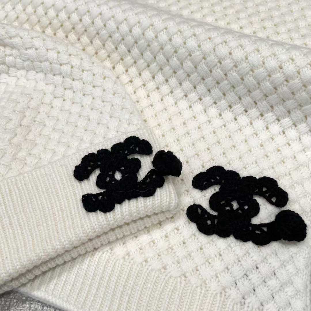 Chanel Scarf + cold hat view 6