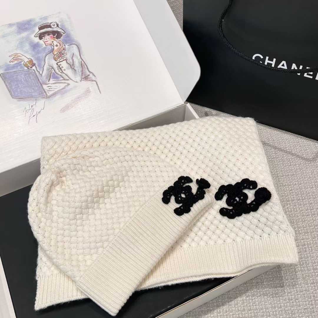 Chanel Scarf + cold hat view 9