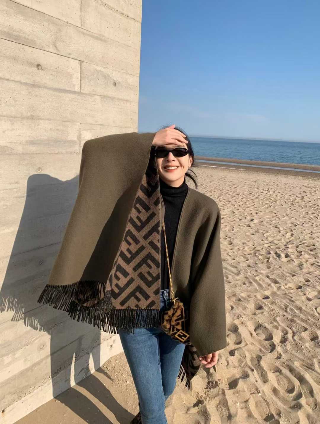 Fendi Double cloak view 1