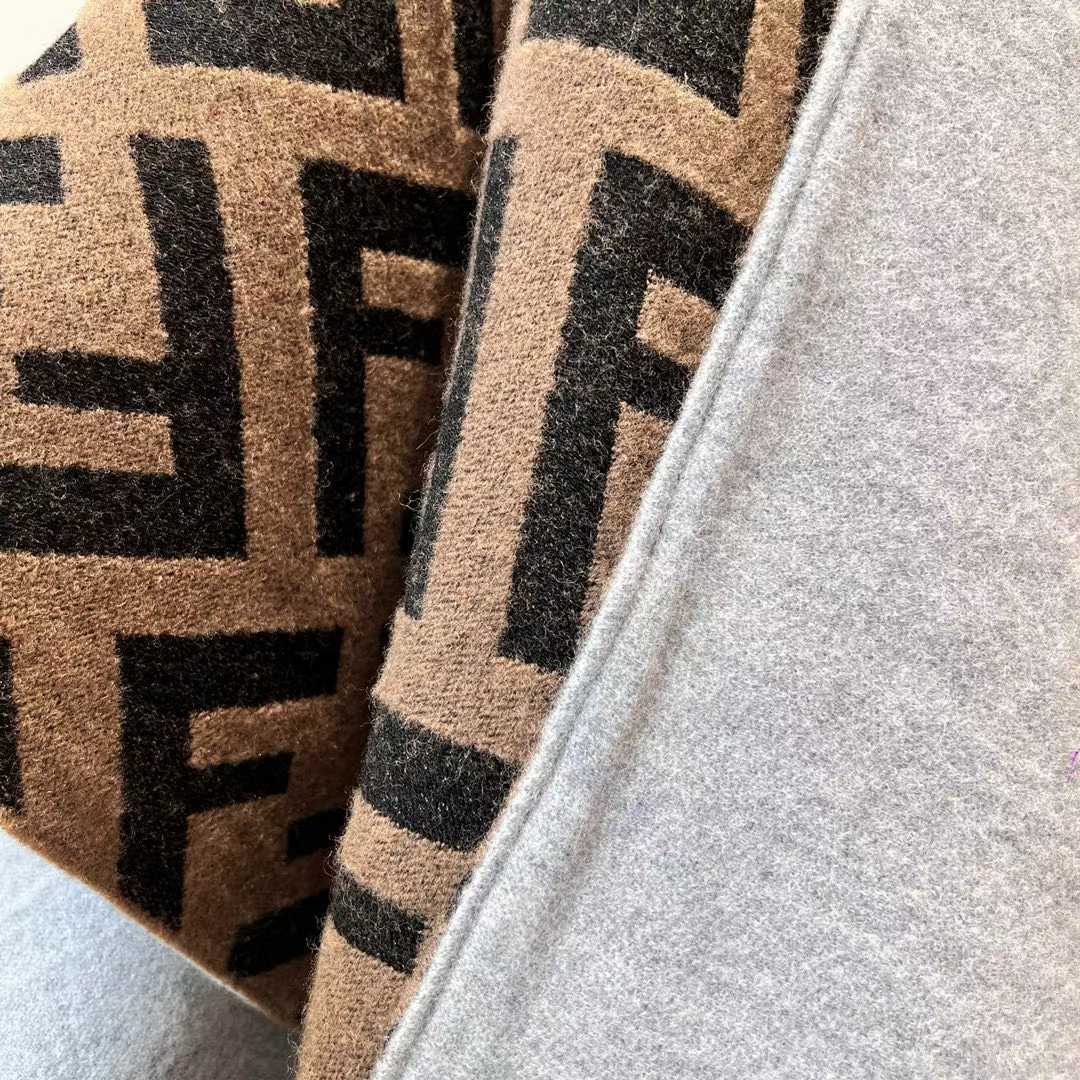 Fendi Double cloak view 14
