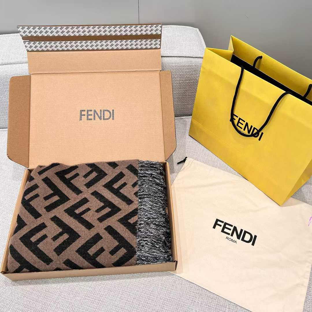 Fendi Double cloak view 18