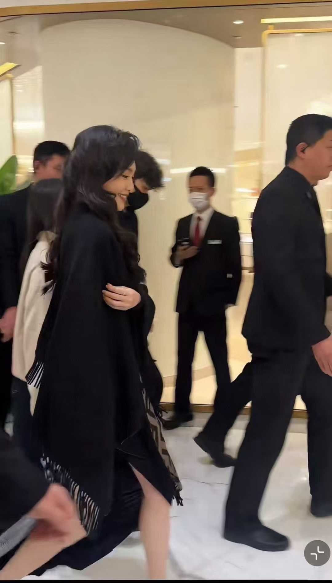 Fendi Double cloak view 19