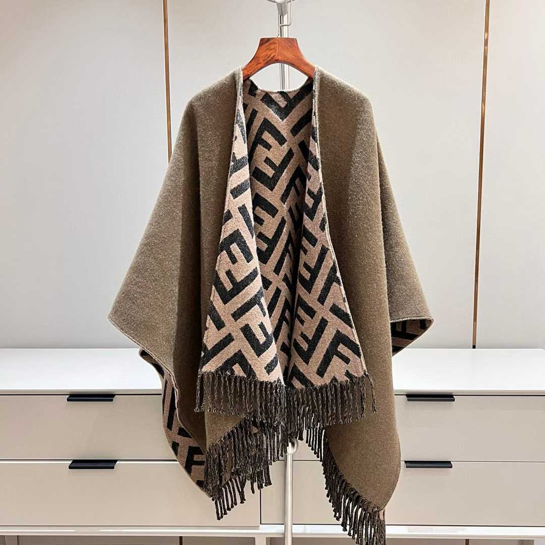 Fendi Double cloak view 2