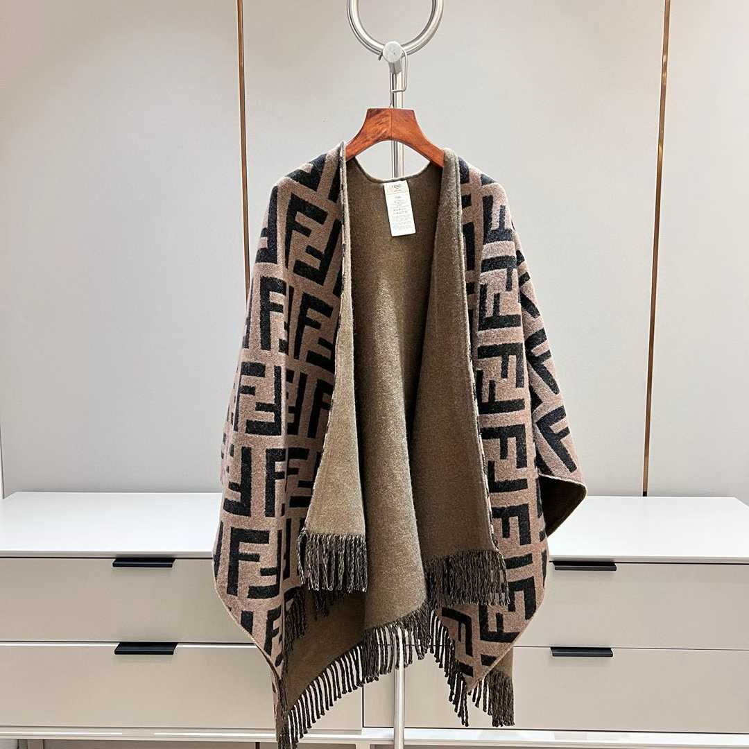 Fendi Double cloak view 3